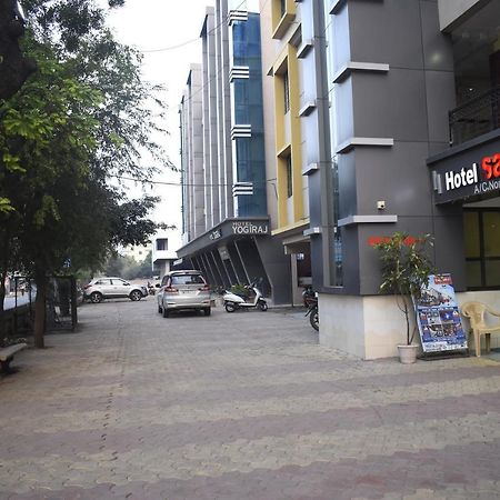 Hotel Sai Vishwa Ширді Екстер'єр фото