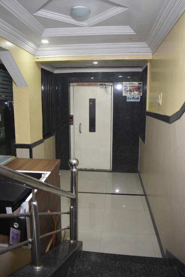 Hotel Sai Vishwa Ширді Екстер'єр фото
