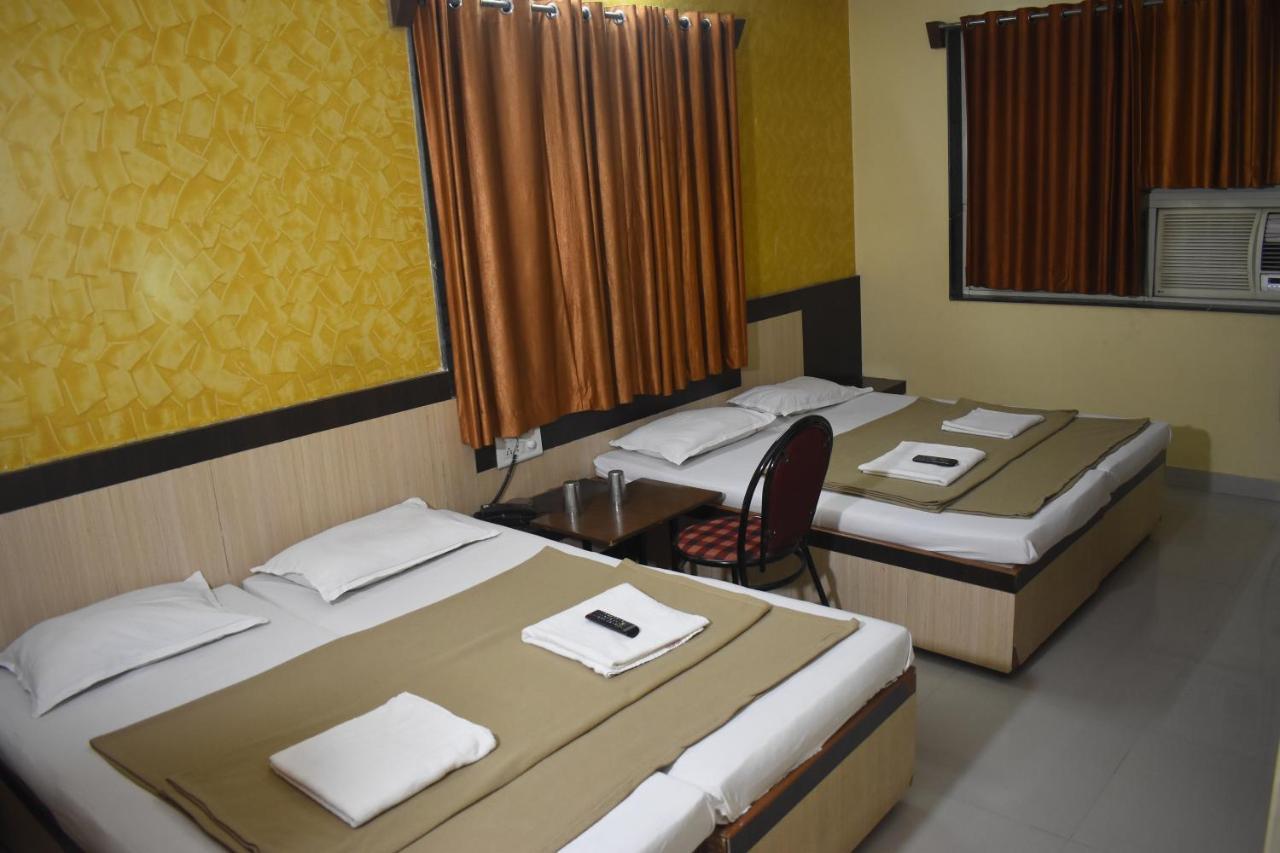 Hotel Sai Vishwa Ширді Екстер'єр фото